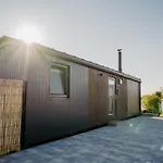 Kolokemp Pri Sukromnom Jazere Boldog *