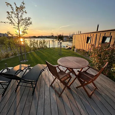 Kolokemp Pri Sukromnom Jazere Boldog Casa vacanze *