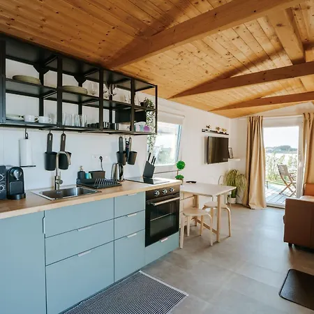 Kolokemp Pri Sukromnom Jazere Boldog Casa vacanze