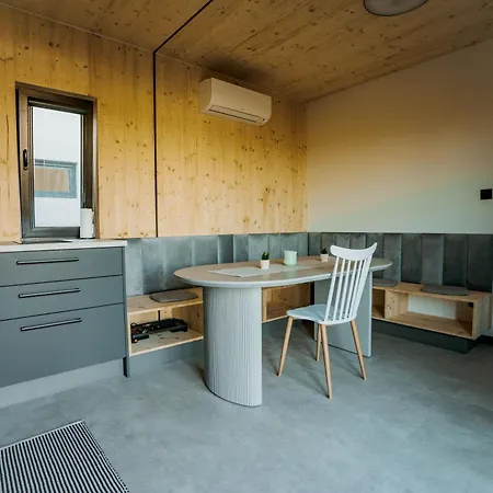 Kolokemp Pri Sukromnom Jazere Boldog Casa vacanze