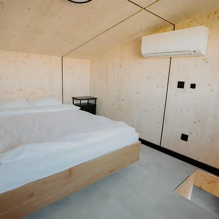 Kolokemp Pri Sukromnom Jazere Boldog Dom wakacyjny *