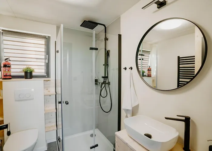 Kolokemp Pri Sukromnom Jazere Boldog Сенец