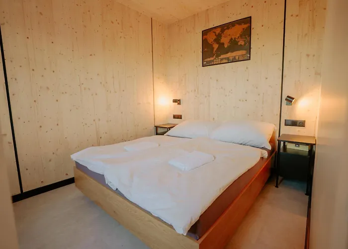 Kolokemp Pri Sukromnom Jazere Boldog * Сенец