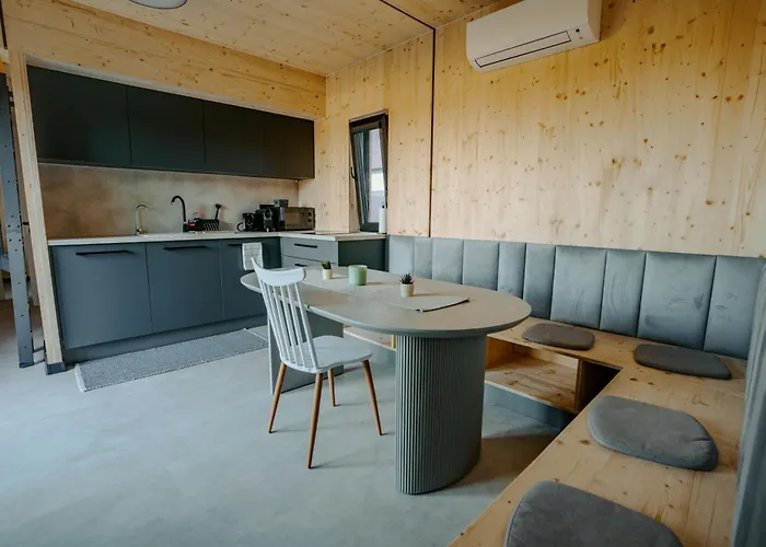 Kolokemp Pri Sukromnom Jazere Boldog Дом отдыха *