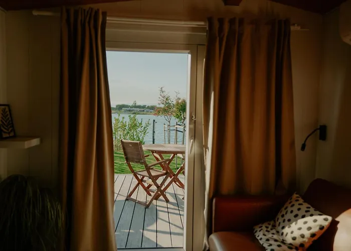 Kolokemp Pri Sukromnom Jazere Boldog * Сенец