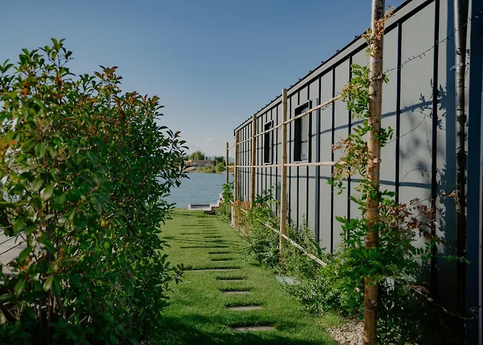 Kolokemp Pri Sukromnom Jazere Boldog Дом отдыха Сенец