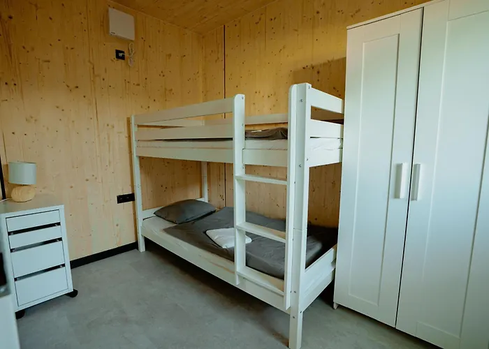 Kolokemp Pri Sukromnom Jazere Boldog Сенец